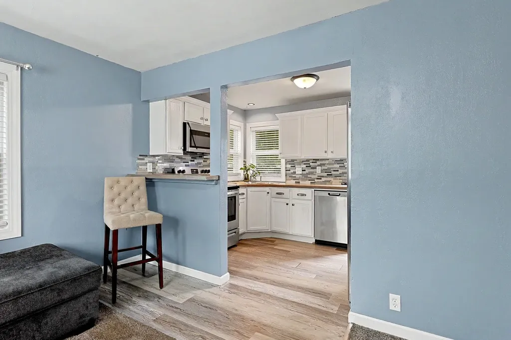 321 E Kinkaid Avenue Wichita KS 67211