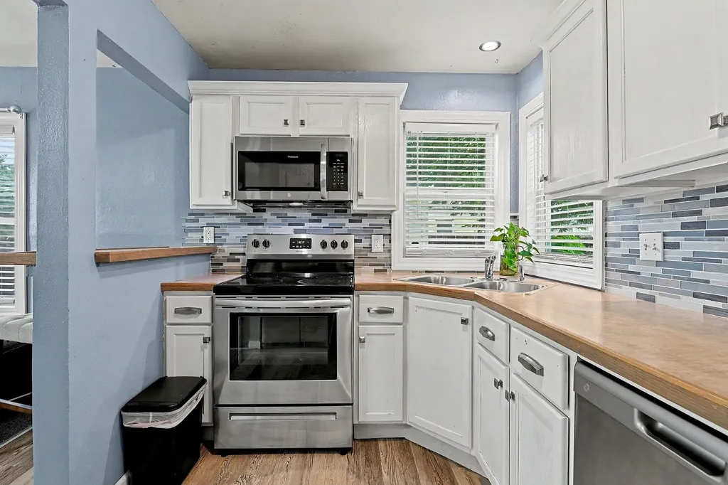 321 E Kinkaid Avenue Wichita KS 67211