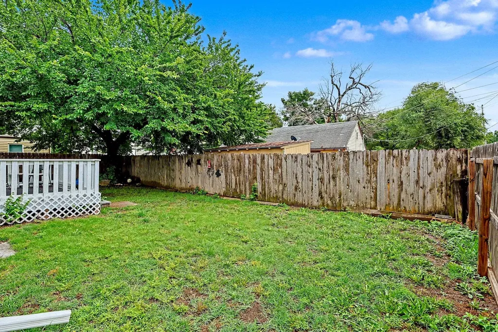 321 E Kinkaid Avenue Wichita KS 67211