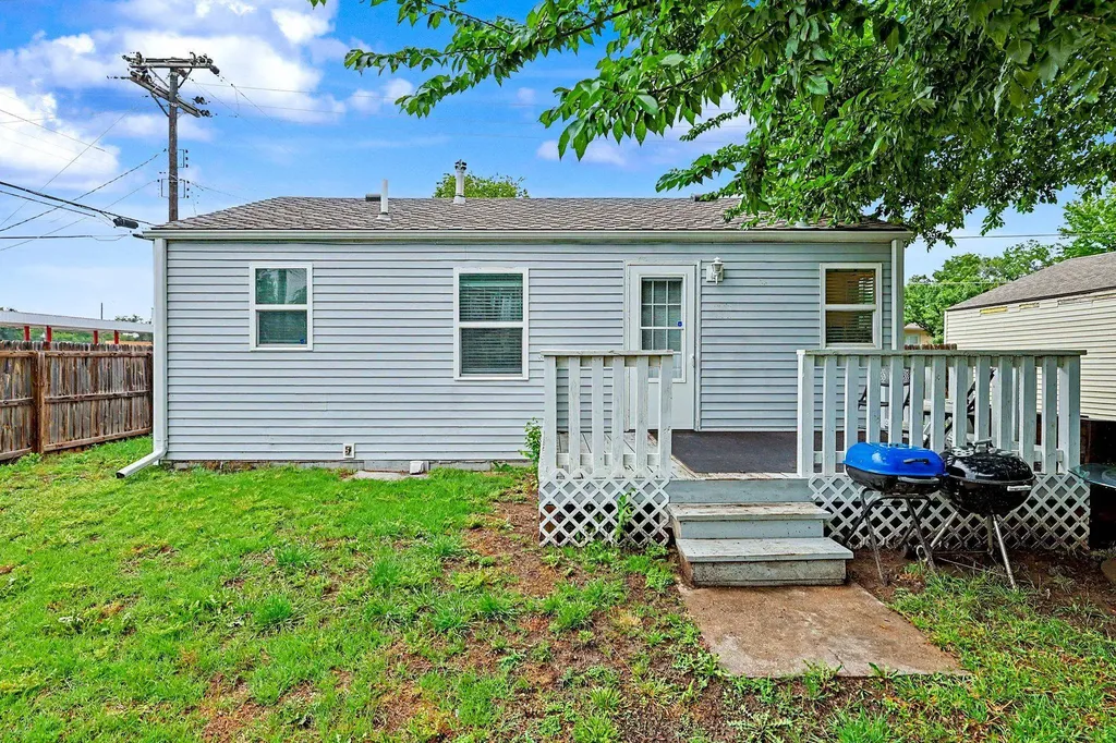 321 E Kinkaid Avenue Wichita KS 67211