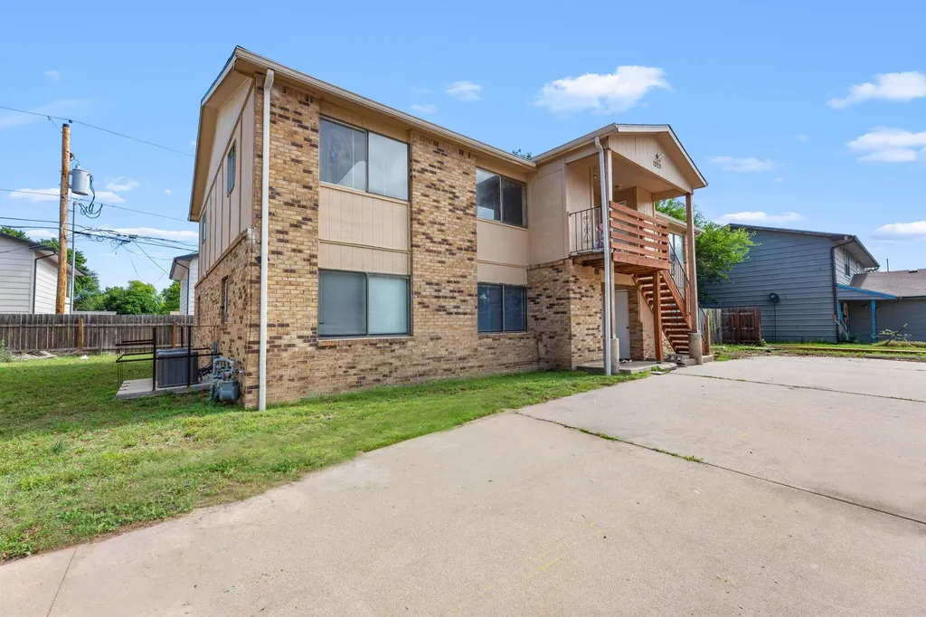 1520 E Fortuna Street Wichita KS 67216