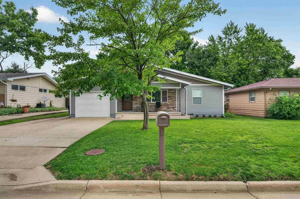 1606 Edgemoor Street El Dorado KS 67042