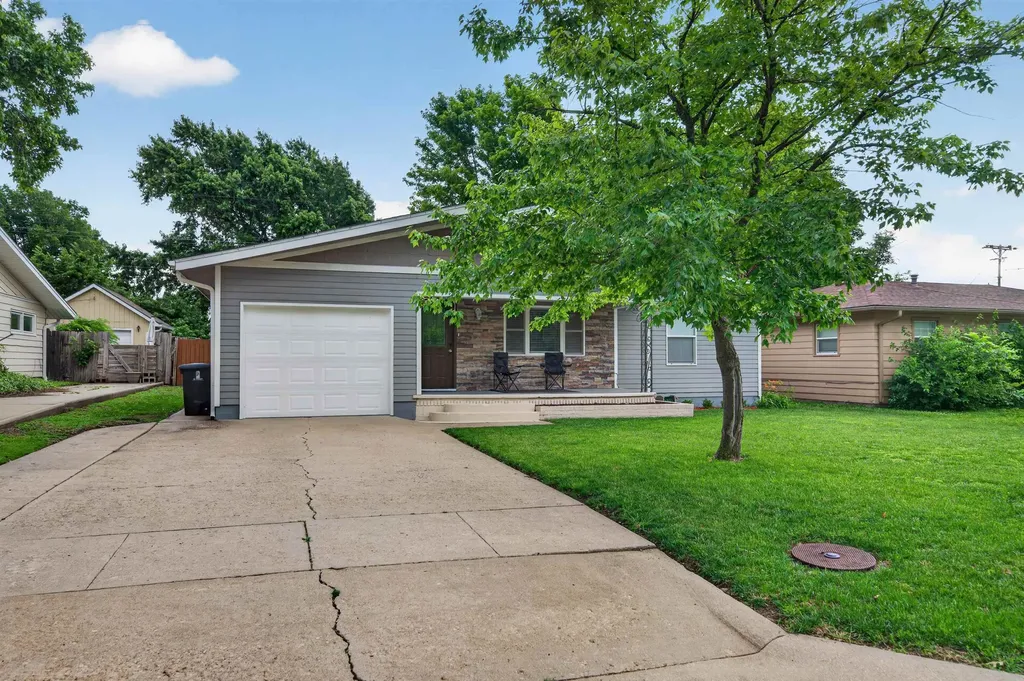 1606 Edgemoor Street El Dorado KS 67042