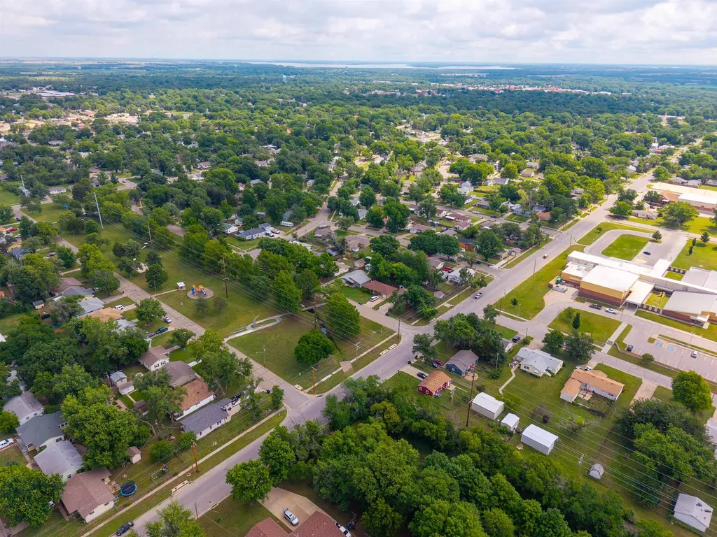1606 Edgemoor Street El Dorado KS 67042