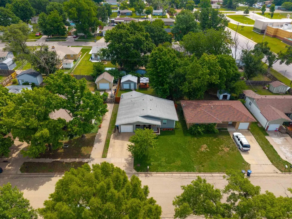 1606 Edgemoor Street El Dorado KS 67042