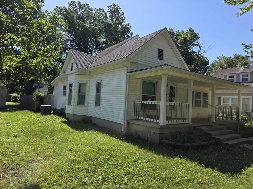 1618 Millington Winfield KS 67156