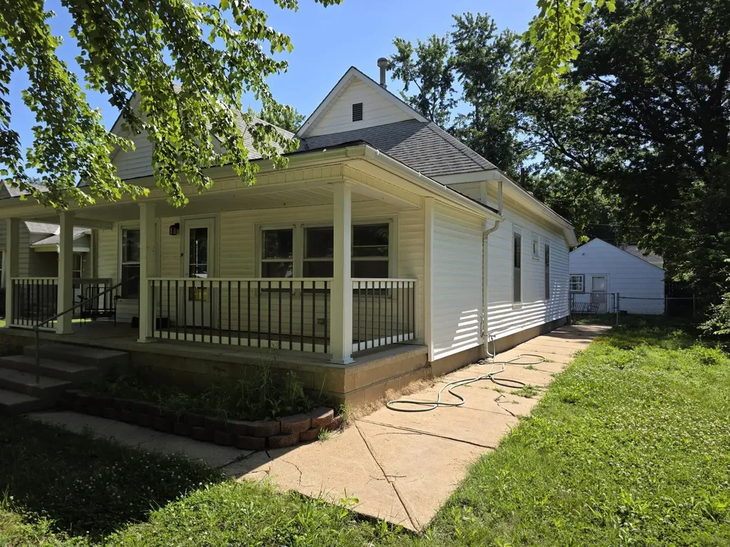 1618 Millington Winfield KS 67156