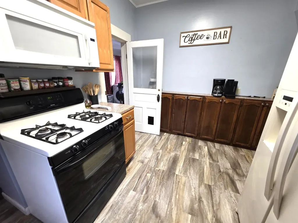 1618 Millington Winfield KS 67156