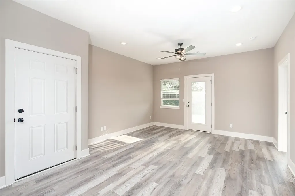 4527 N Sandplum Wichita KS 67205