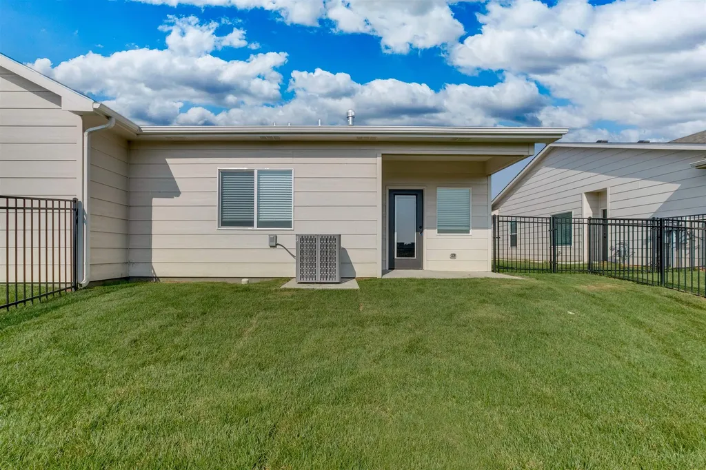 4527 N Sandplum Wichita KS 67205