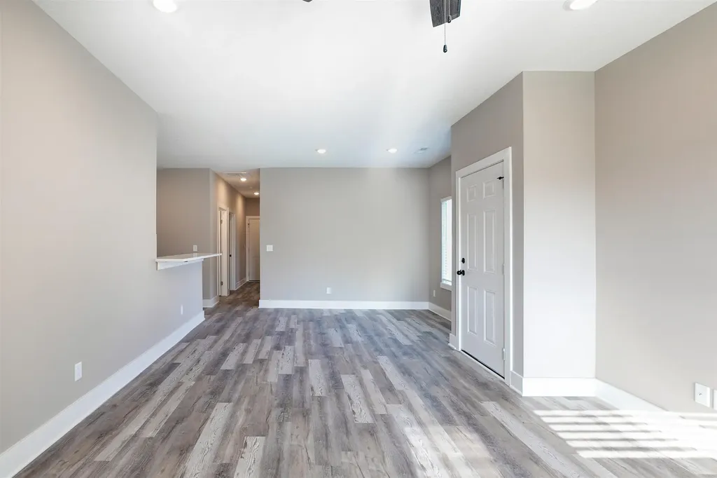 4527 N Sandplum Wichita KS 67205