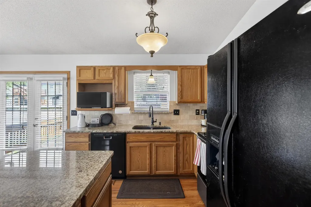 1744 N Country Walk Lane Mulvane KS 67110