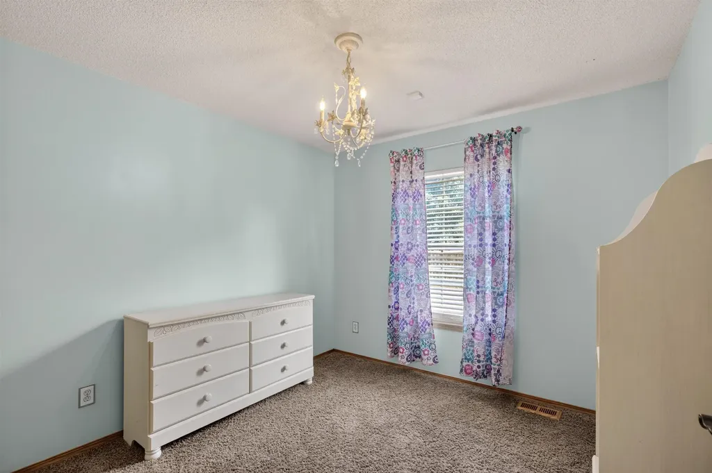 1744 N Country Walk Lane Mulvane KS 67110
