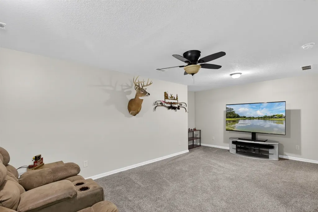 1744 N Country Walk Lane Mulvane KS 67110