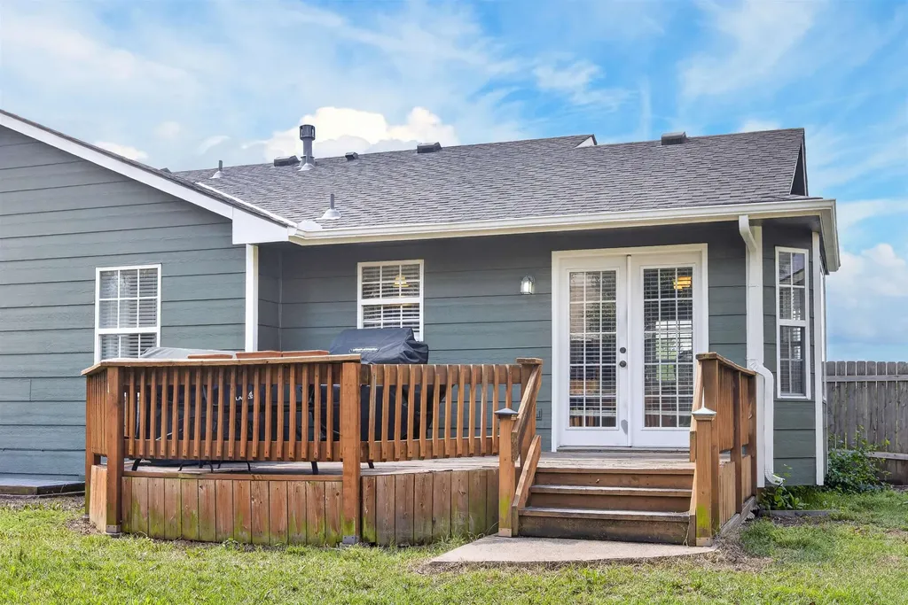 1744 N Country Walk Lane Mulvane KS 67110