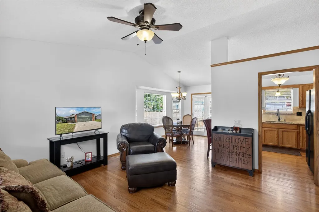 1744 N Country Walk Lane Mulvane KS 67110