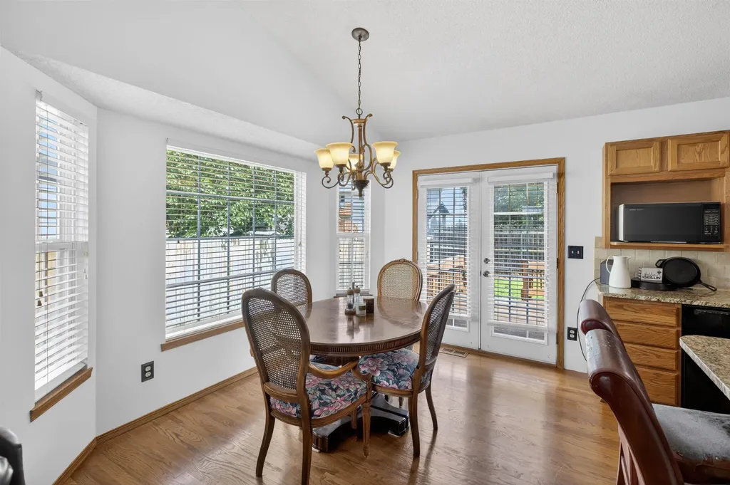 1744 N Country Walk Lane Mulvane KS 67110