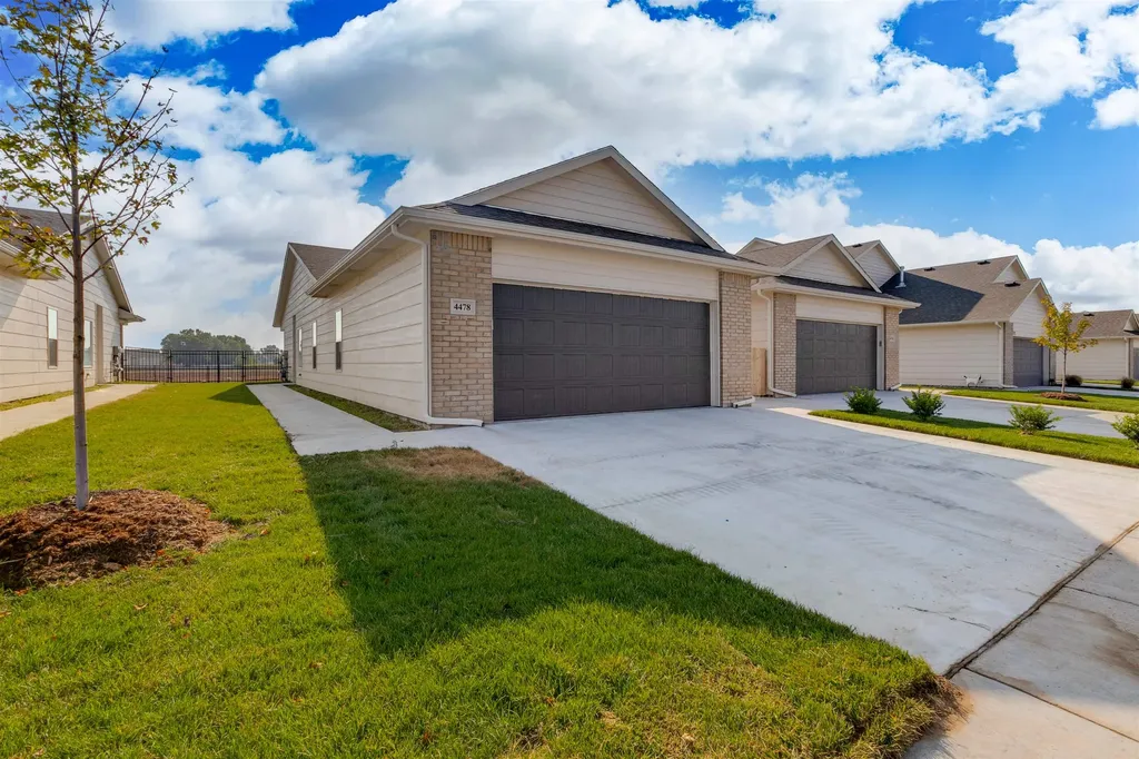 4463 N Sandplum Wichita KS 67205