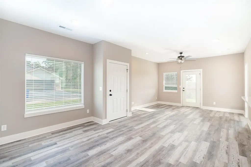 4463 N Sandplum Wichita KS 67205