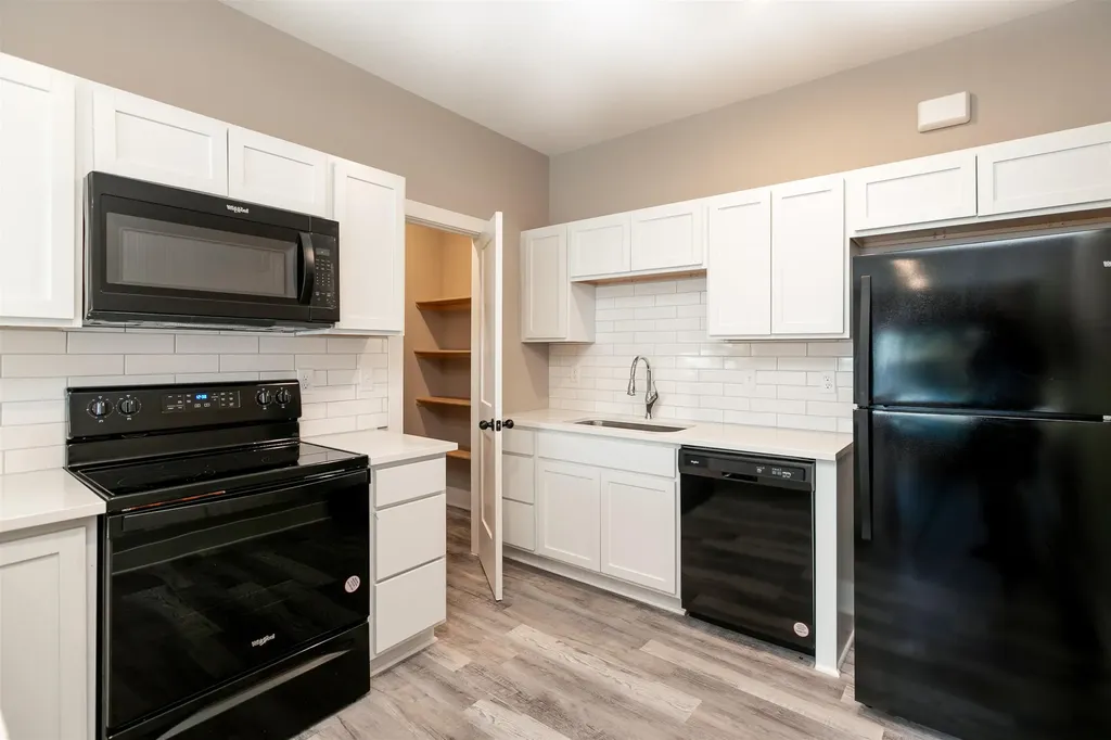 4463 N Sandplum Wichita KS 67205