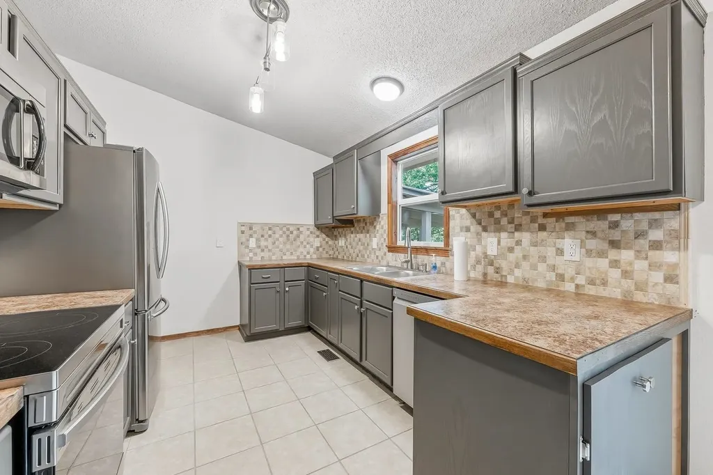 636 Dublin Drive Andover KS 67002