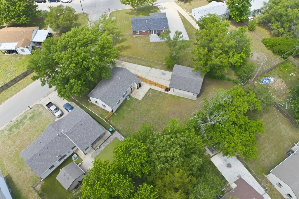 1610 E Evanston Park City KS 67219
