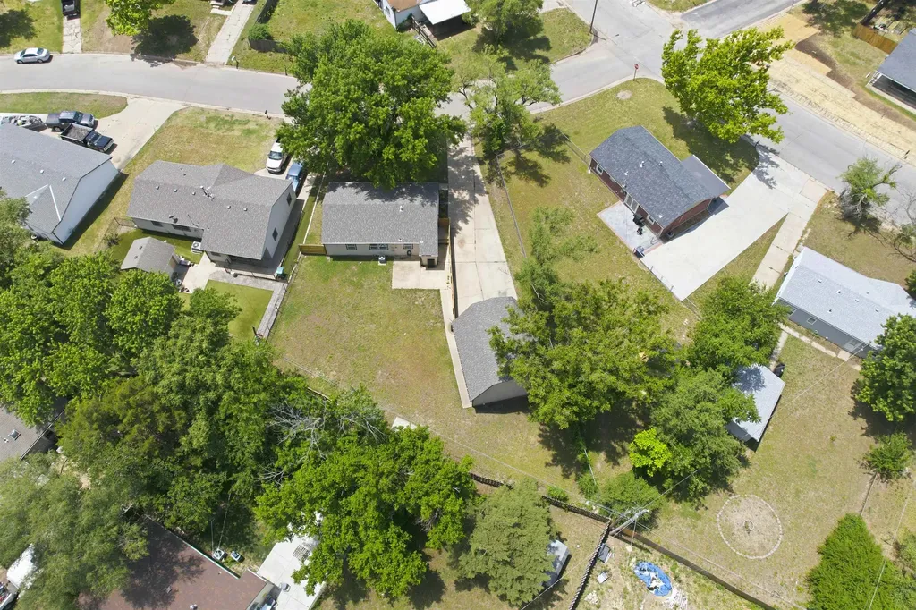 1610 E Evanston Park City KS 67219
