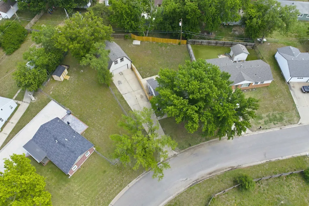 1610 E Evanston Park City KS 67219