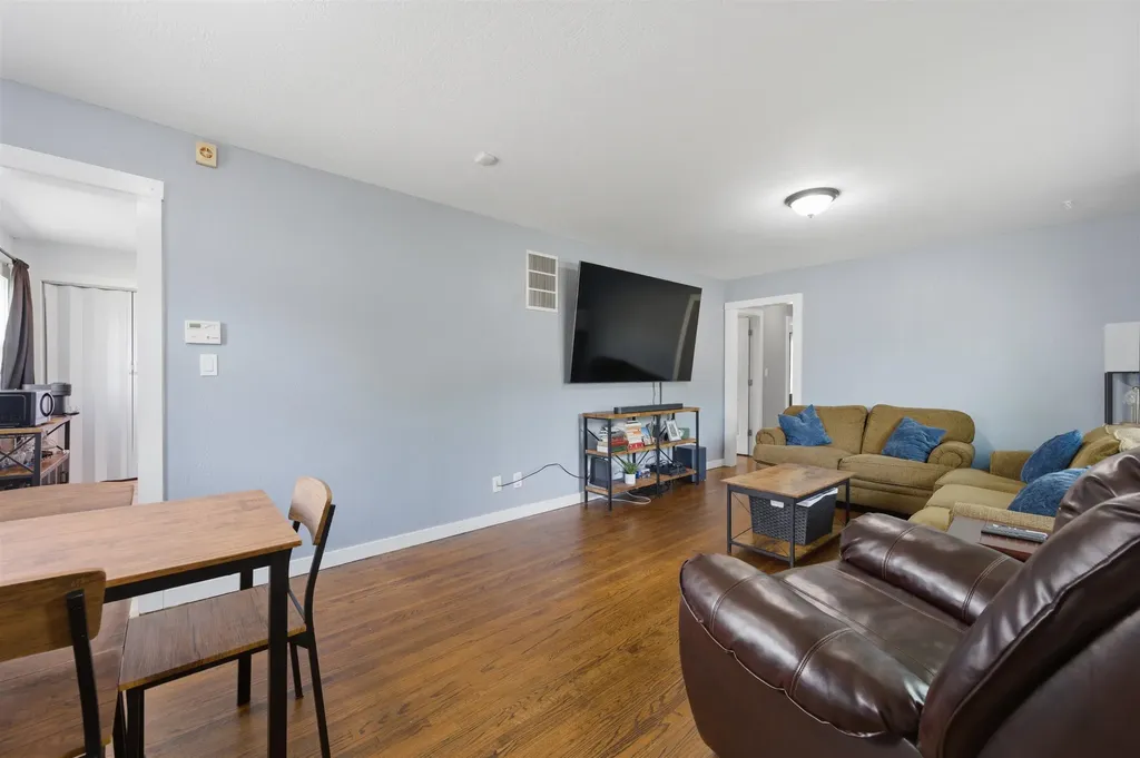 1610 E Evanston Park City KS 67219