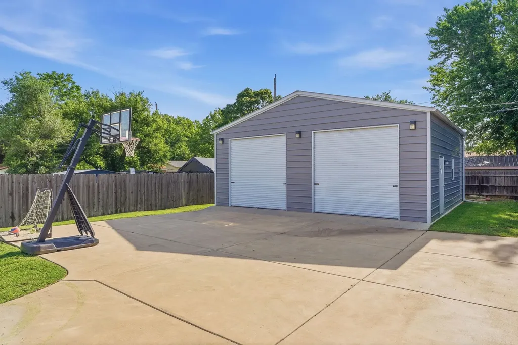 710 N Anna Street Wichita KS 67212
