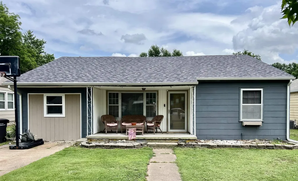 1208 N 2nd Arkansas City KS 67005