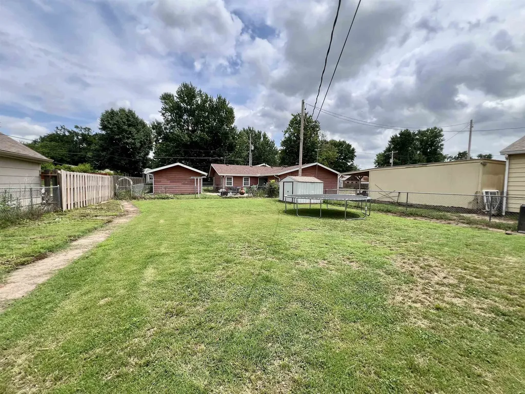 1208 N 2nd Arkansas City KS 67005