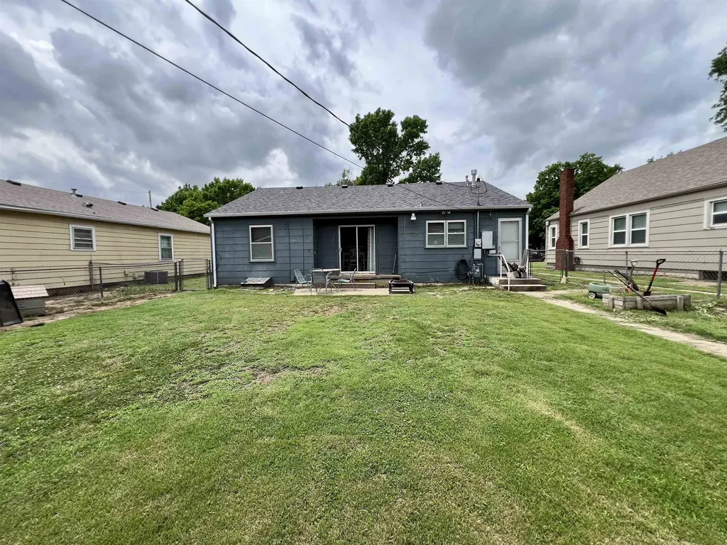 1208 N 2nd Arkansas City KS 67005
