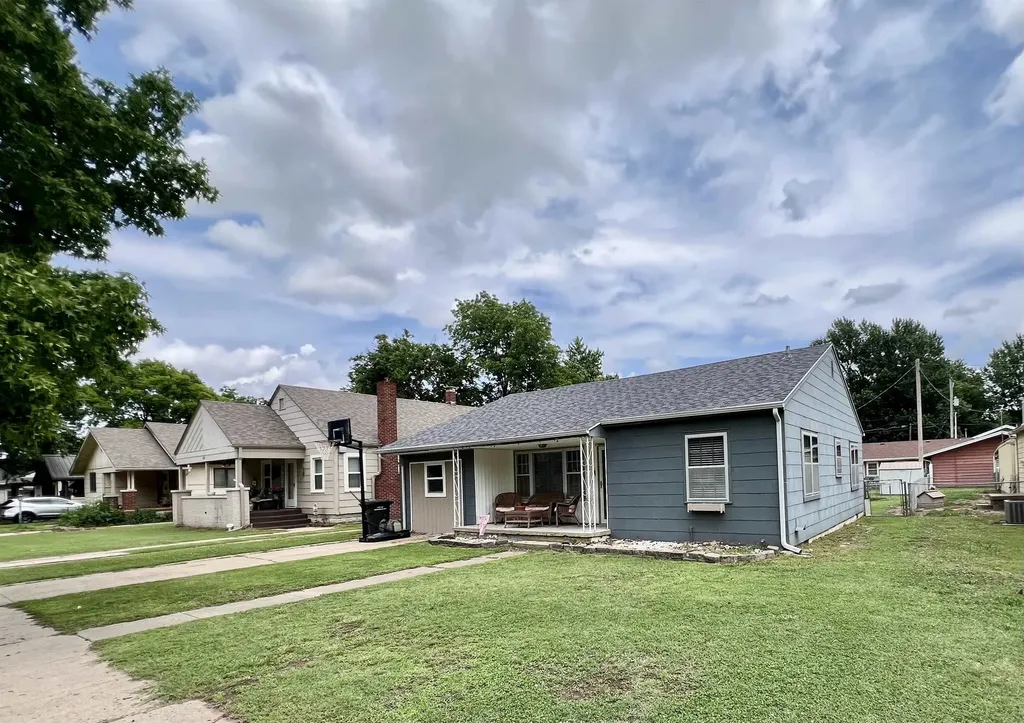 1208 N 2nd Arkansas City KS 67005