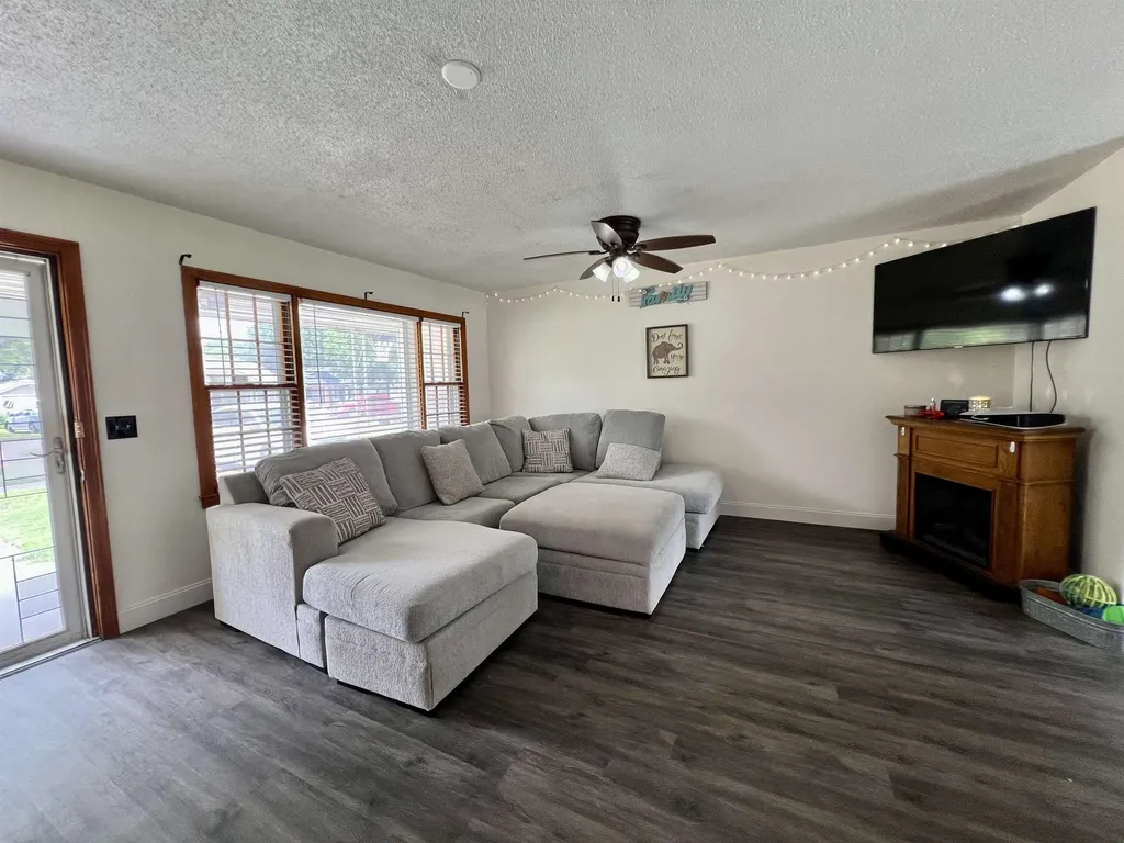 1208 N 2nd Arkansas City KS 67005