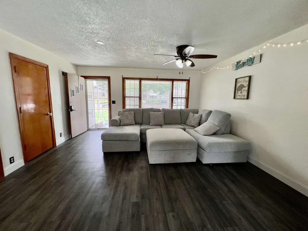 1208 N 2nd Arkansas City KS 67005