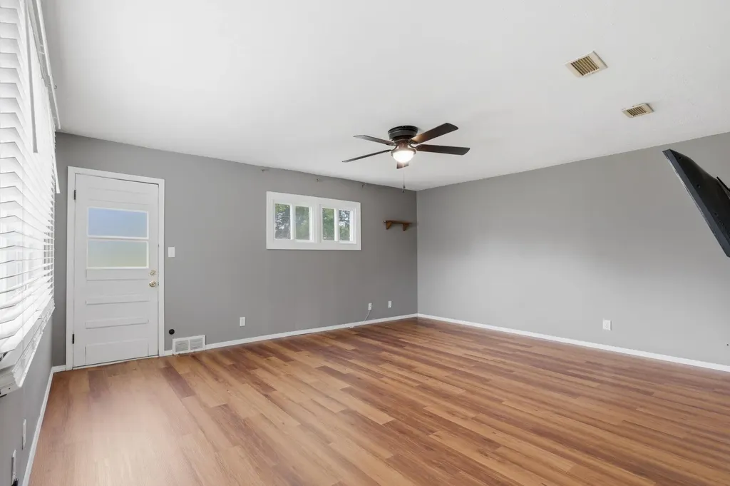 1713 S Drollinger Wichita KS 67218