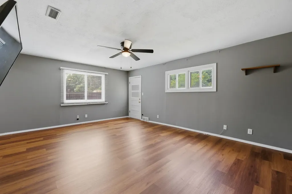 1713 S Drollinger Wichita KS 67218