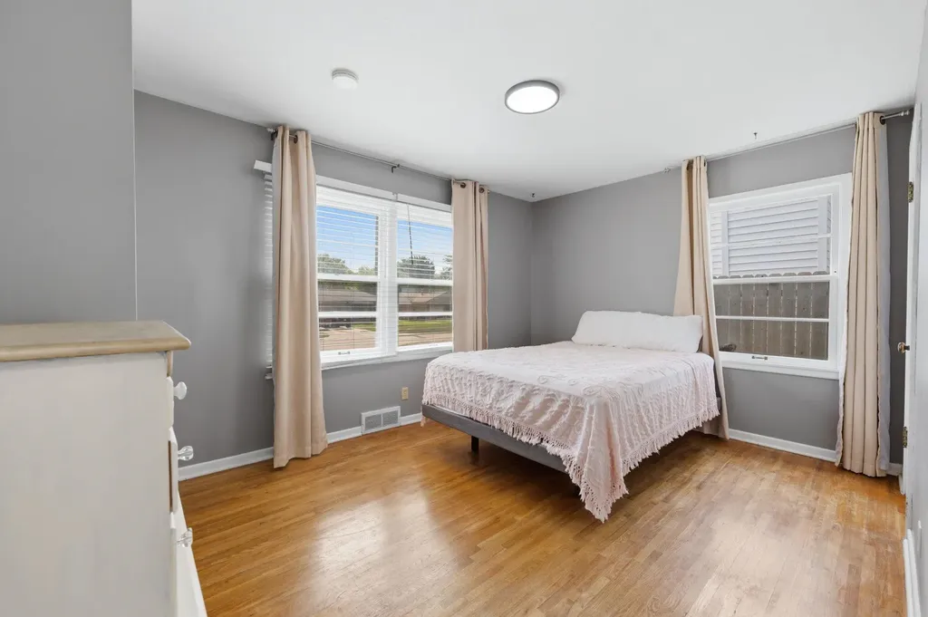 1713 S Drollinger Wichita KS 67218