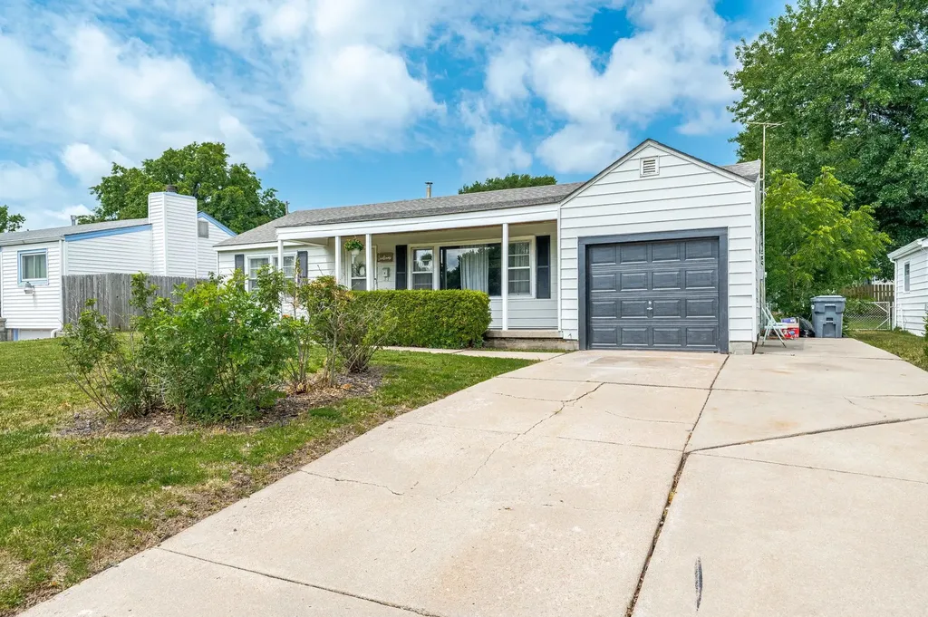 1713 S Drollinger Wichita KS 67218