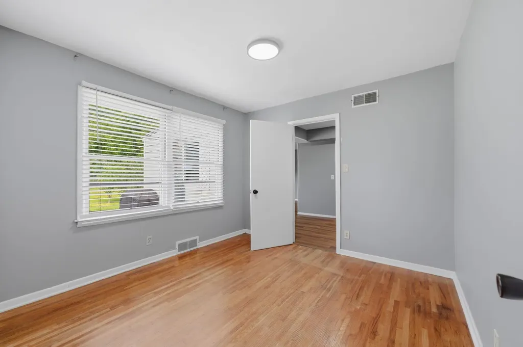1713 S Drollinger Wichita KS 67218