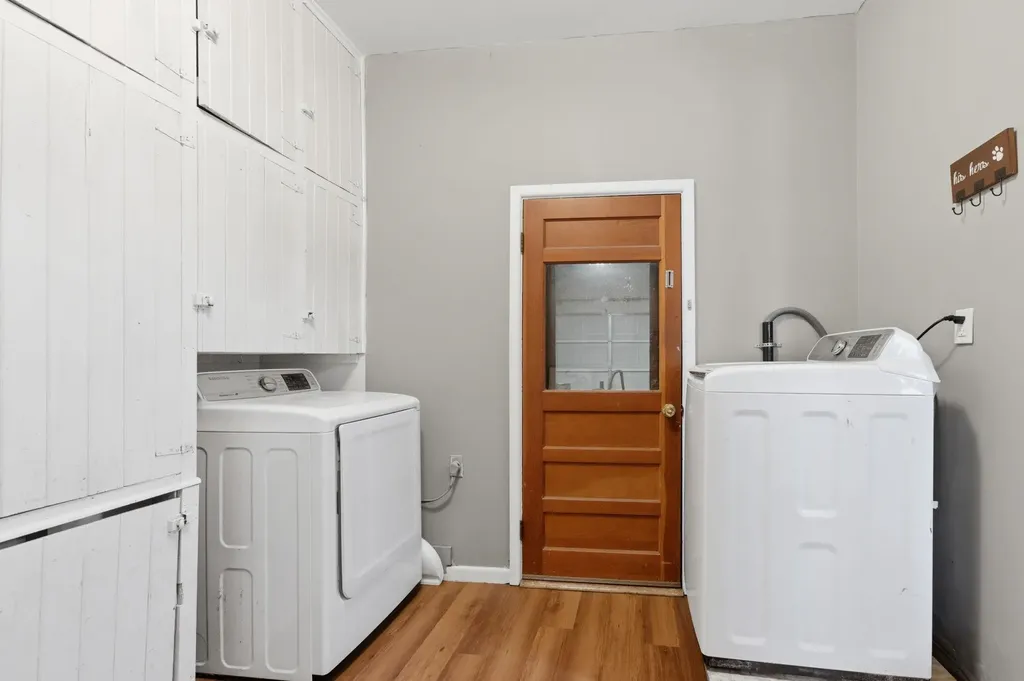 1713 S Drollinger Wichita KS 67218