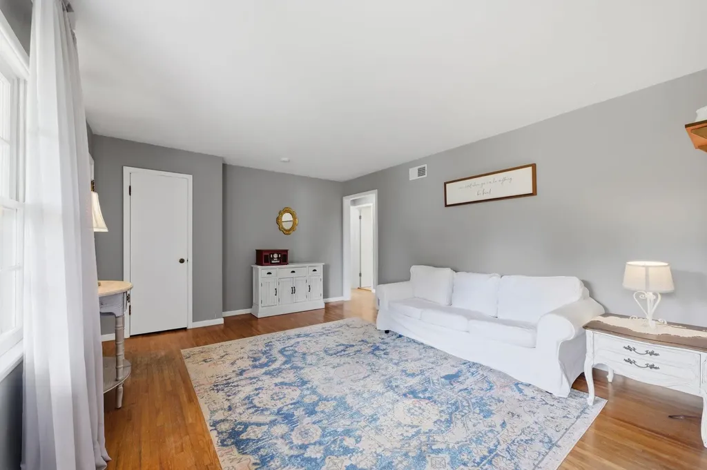 1713 S Drollinger Wichita KS 67218