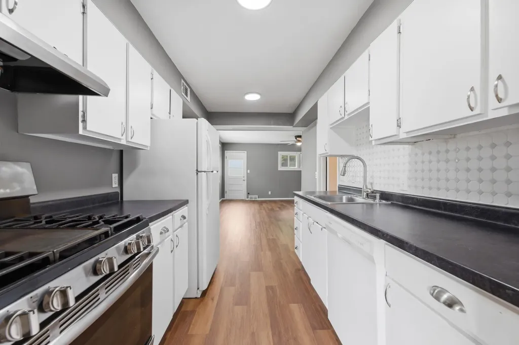 1713 S Drollinger Wichita KS 67218
