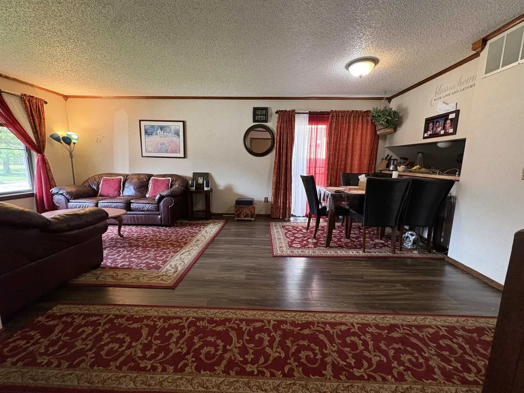 6528 W Oneil Wichita KS 67212