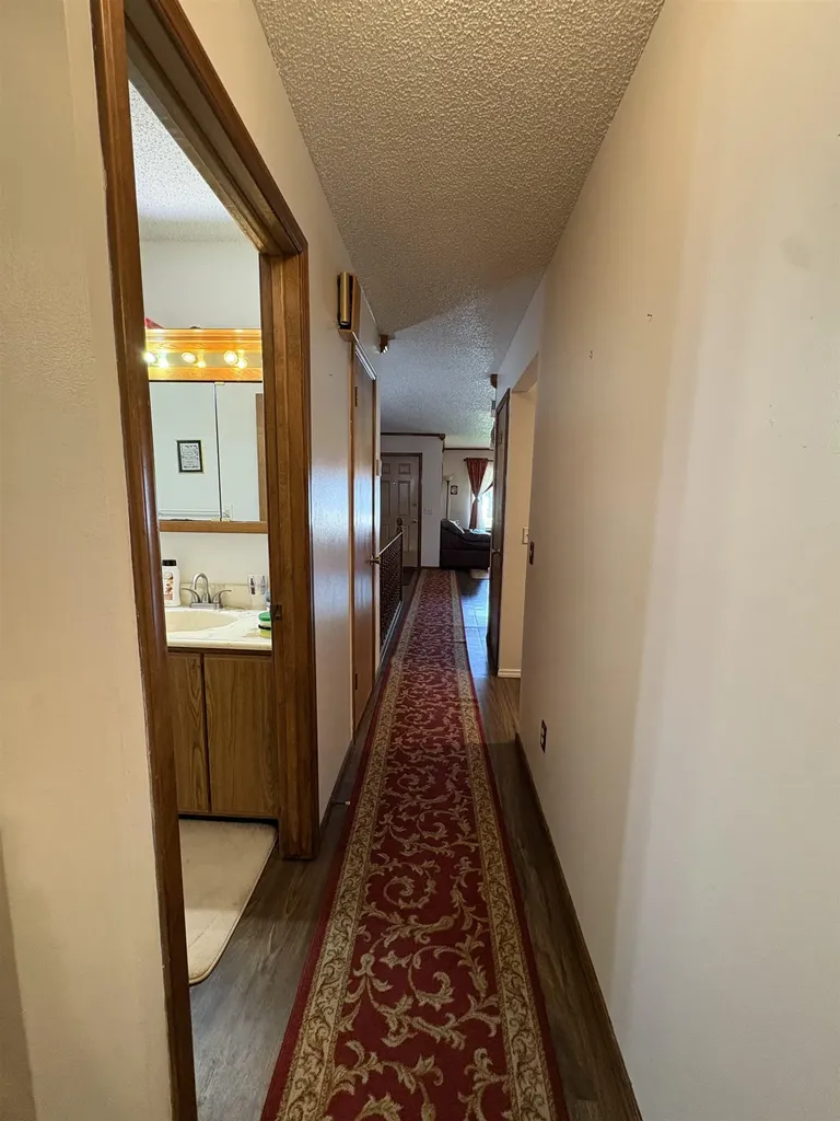 6528 W Oneil Wichita KS 67212