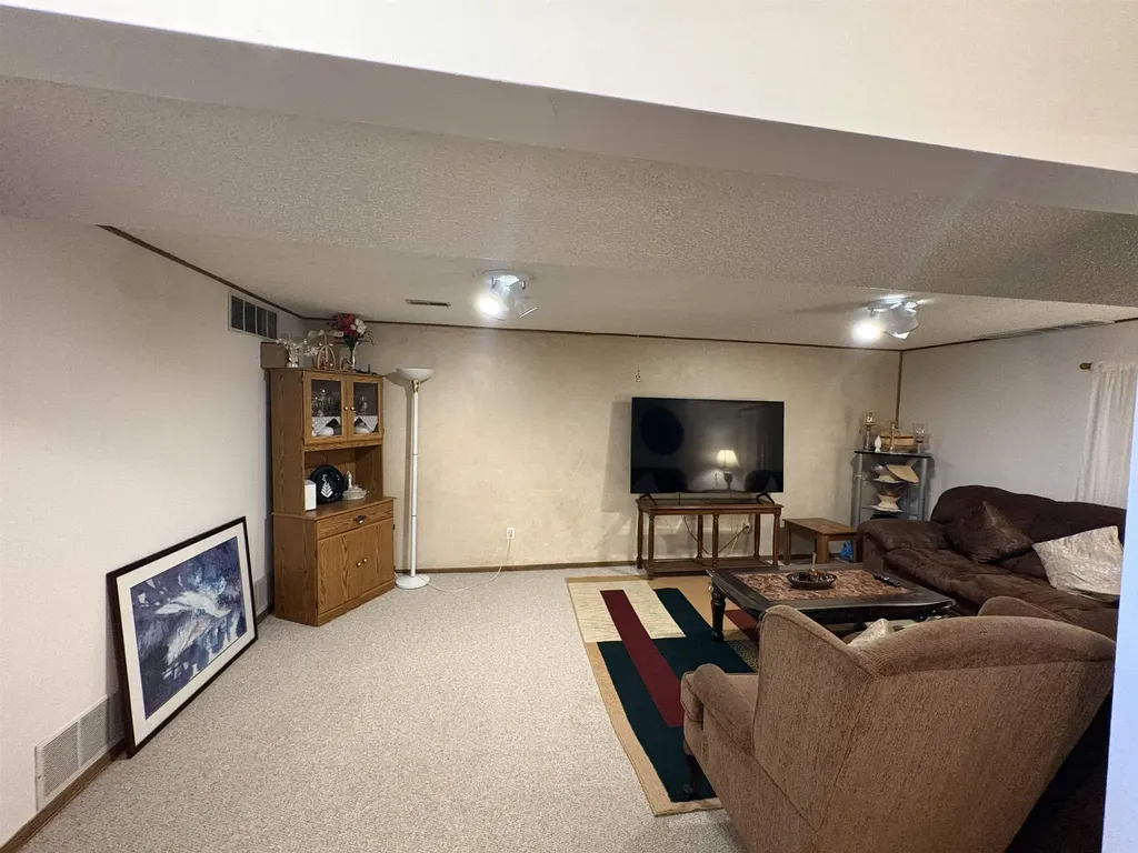 6528 W Oneil Wichita KS 67212