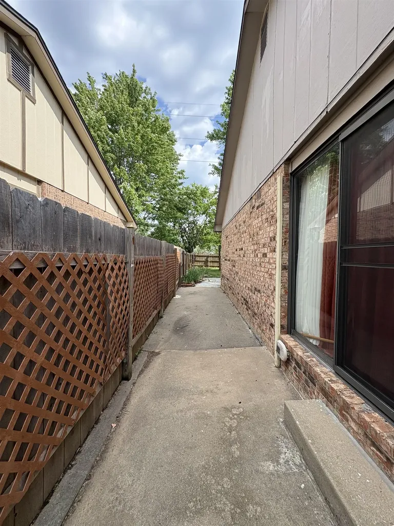 6528 W Oneil Wichita KS 67212