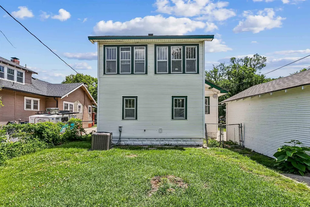 137 N Athenian Wichita KS 67203