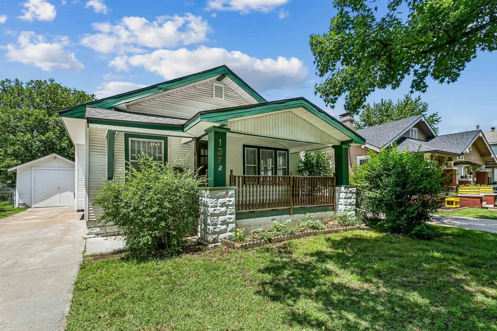 137 N Athenian Wichita KS 67203